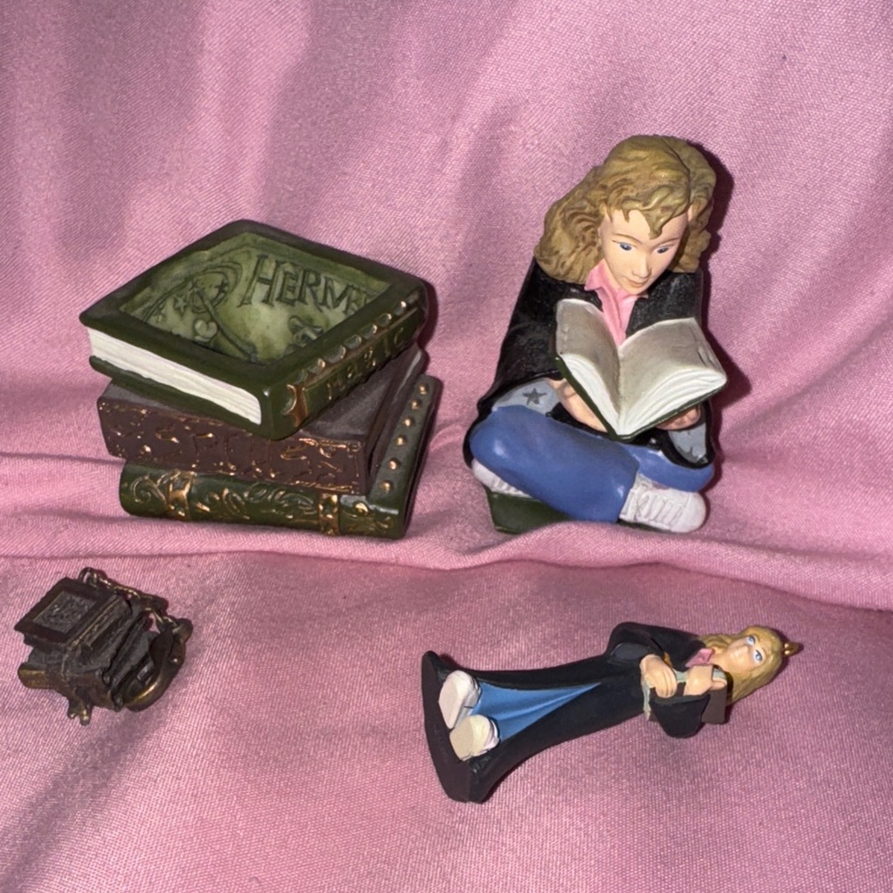 Vintage Hermione trinket box and charm